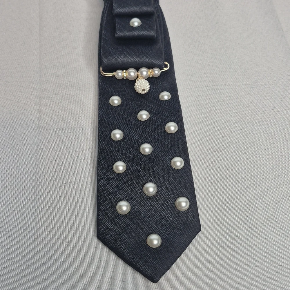 Handcrafted Luxury Fashion Necktie Necklace 📿 (BLACK/WHITE AFFAIR)